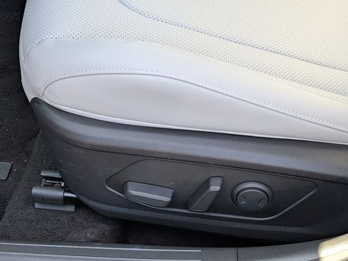 New 2026 Hyundai Elantra Limited image 13