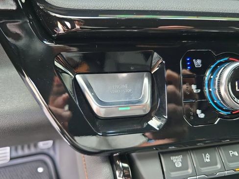 New 2026 GMC Sierra 2500 AT4 w/ Technology Package AWD/4WD image 29