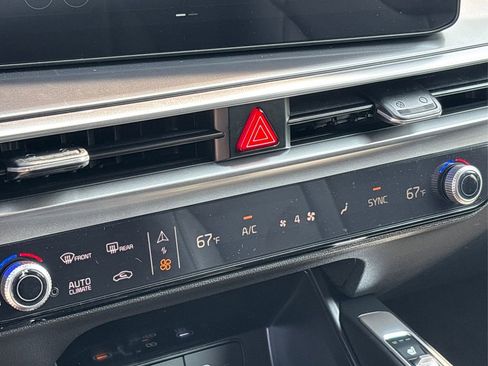 New 2026 Kia Sorento S w/ S Panoramic Sunroof Package image 22