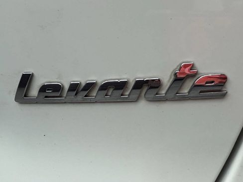 Used 2017 Maserati Levante w/ Luxury Package AWD/4WD image 12