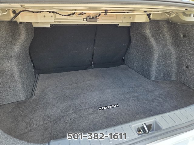 Used 2024 Nissan Versa SR FWD image 18