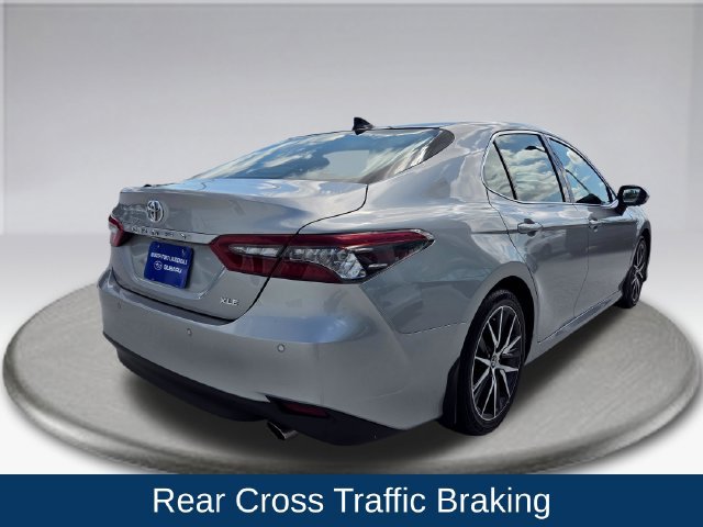 Used 2022 Toyota Camry XLE FWD image 12