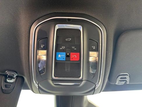 Used 2024 Jeep Wagoneer Series II w/ Flexible Seating Group AWD/4WD image 19