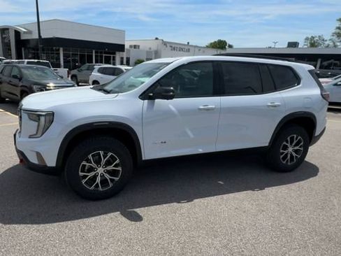 New 2026 GMC Acadia AT4 w/ Luxury Package AWD/4WD image 4