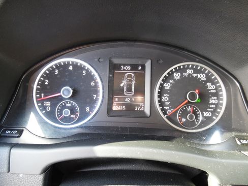 Used 2016 Volkswagen Tiguan S image 13