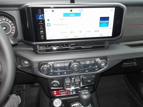 New 2026 Jeep Wrangler Unlimited Rubicon image 16