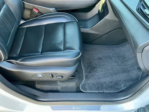 Used 2025 Buick Enclave Avenir w/ Super Cruise Package image 23