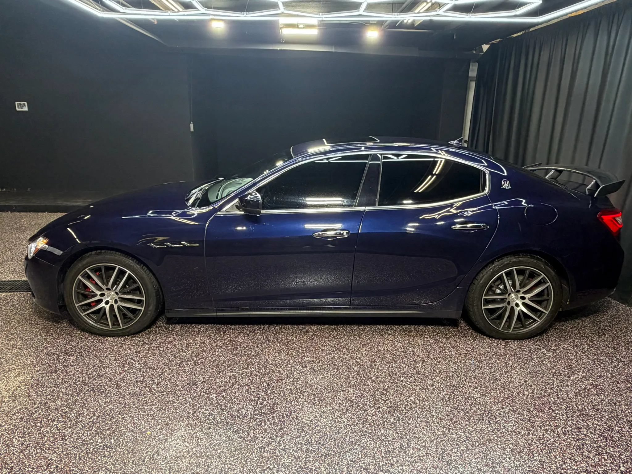 Used 2017 Maserati Ghibli S Q4 AWD/4WD image 4