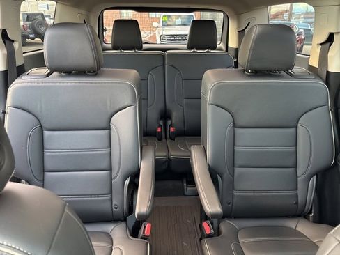 Used 2023 GMC Acadia Denali w/ Denali Technology Package image 38