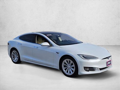 Used 2017 Tesla Model S 90D image 3