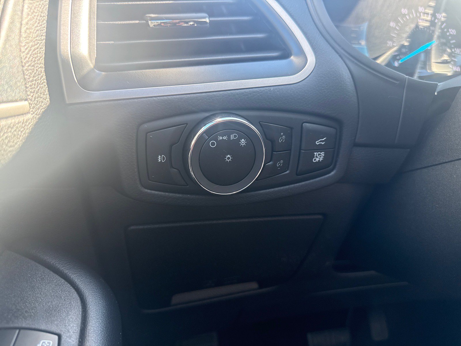 Used 2023 Ford Edge SEL w/ Convenience Package AWD/4WD image 19