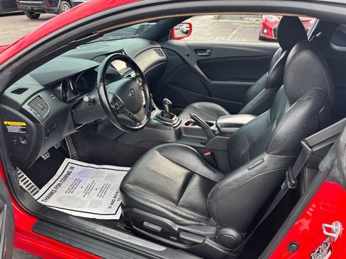 Used 2013 Hyundai Genesis 3.8 image 7