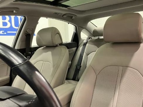 Used 2016 Hyundai Sonata Limited w/ Option Group 04 FWD image 28