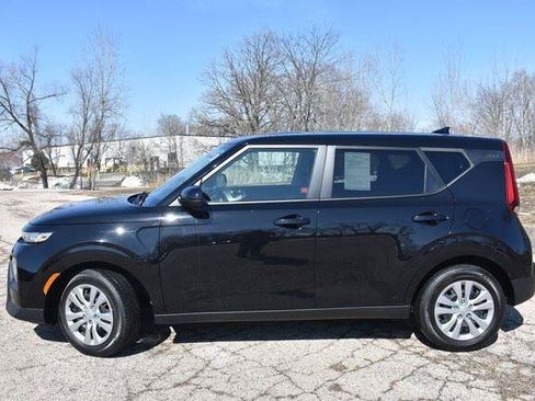 Used 2021 Kia Soul LX FWD image 3