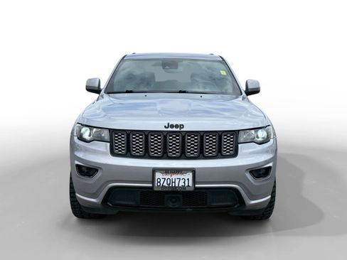 Used 2021 Jeep Grand Cherokee Laredo X AWD/4WD image 8