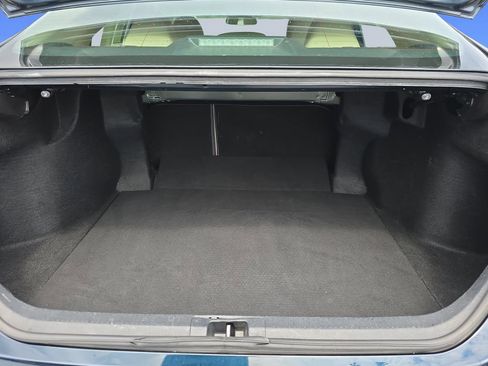 Used 2018 Toyota Camry LE FWD image 30