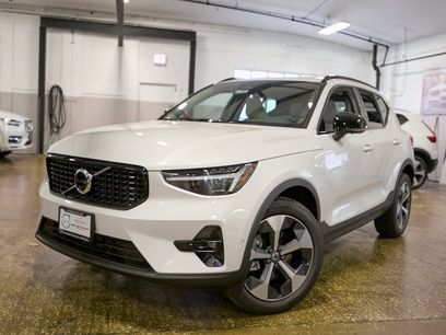 New 2026 Volvo XC40 B5 Plus w/ Climate Package