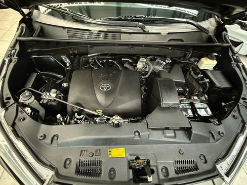 Used 2017 Toyota Highlander XLE image 40