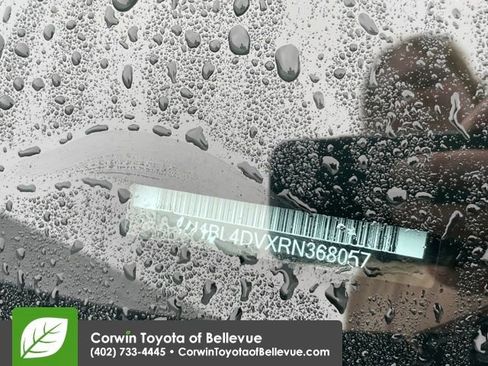 Used 2024 Nissan Altima 2.5 SV image 30