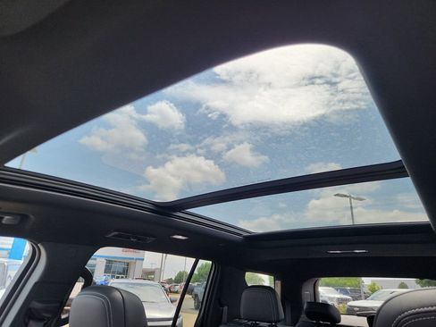 New 2025 Chevrolet Traverse LT w/ Sun and Wheel Package image 25