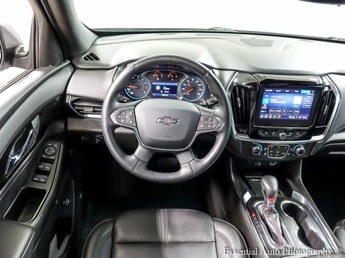 Used 2023 Chevrolet Traverse RS image 11