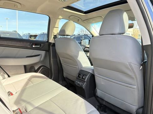 Used 2019 Subaru Outback 3.6R Limited image 18