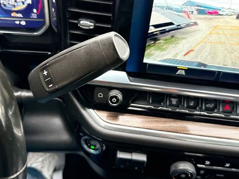 Used 2024 Chevrolet Silverado 3500 LT image 18