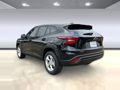 New 2026 Chevrolet Trax LS w/ LS Convenience Package image 3