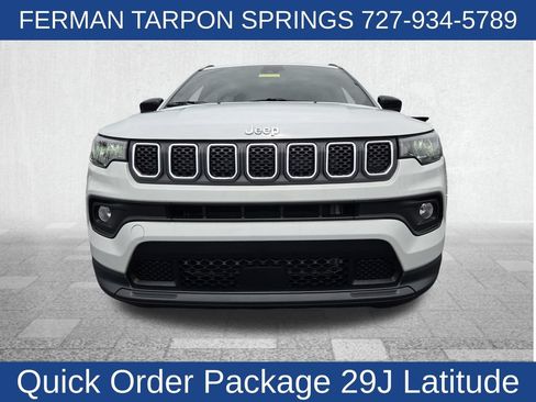 Used 2024 Jeep Compass Latitude AWD/4WD image 6
