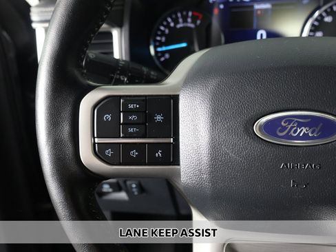 Used 2024 Ford Expedition XLT image 4