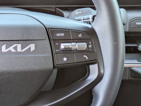 Certified 2025 Kia K4 EX image 21