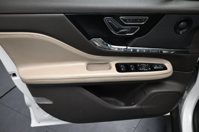 Used 2020 Lincoln Corsair Reserve w/ Appearance Package FWD image 19