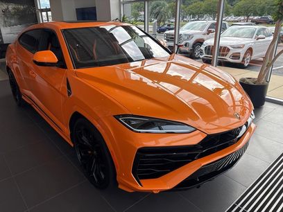 Used 2025 Lamborghini Urus SE