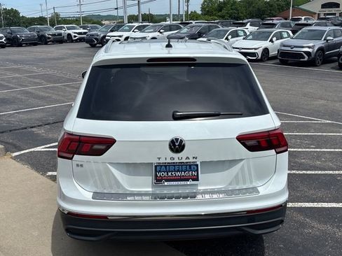 Certified 2023 Volkswagen Tiguan SE w/ Panoramic Sunroof Package FWD image 4