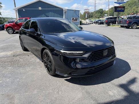 Used 2025 Honda Accord Touring image 3