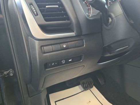 Used 2025 Nissan Rogue SV image 13