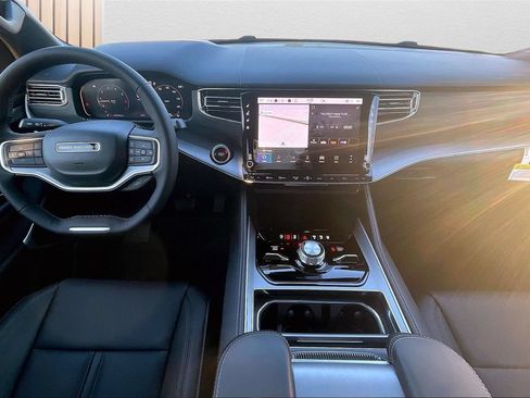 New 2026 Jeep Grand Wagoneer Limited AWD/4WD image 11