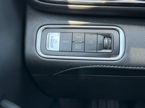 Used 2025 Buick Enclave Preferred w/ Power Package AWD/4WD image 37
