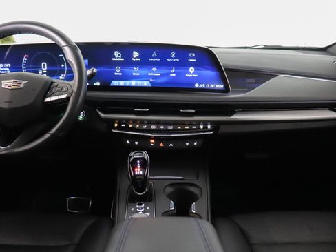 Certified 2025 Cadillac XT4 Sport AWD/4WD image 33
