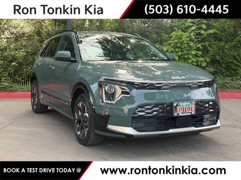 Used 2024 Kia Niro Wind w/ Wind Preserve Package FWD image 1