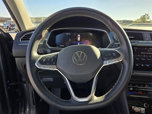 Used 2024 Volkswagen Tiguan SE image 24