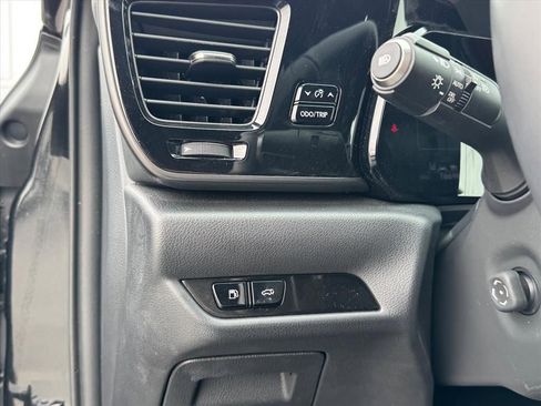 Used 2025 Lexus NX 250 FWD w/ Towing Package (2000 Lbs) image 18