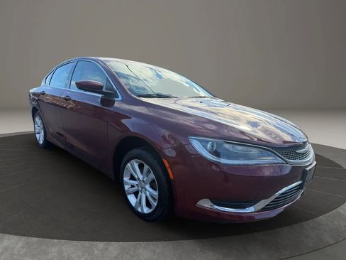 Used 2015 Chrysler 200 Limited w/ Convenience Group image 3