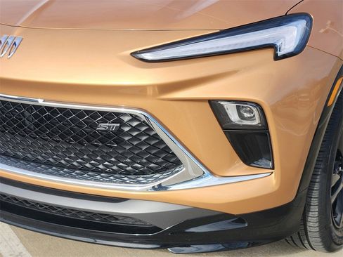 Used 2024 Buick Encore GX Sport Touring image 10