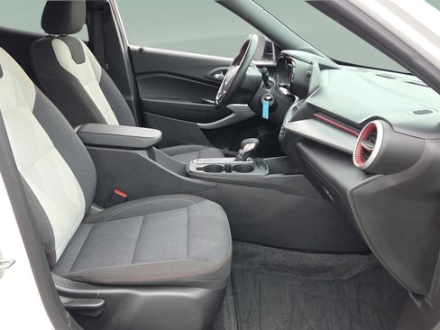 Used 2024 Chevrolet Trax RS w/ Driver Confidence Package image 16