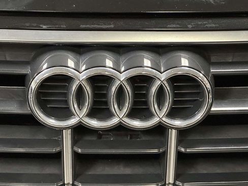 Used 2021 Audi Q5 2.0T Premium w/ Convenience Package image 7