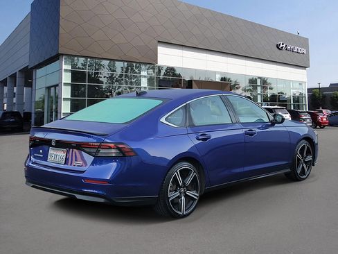 Used 2023 Honda Accord Sport image 2