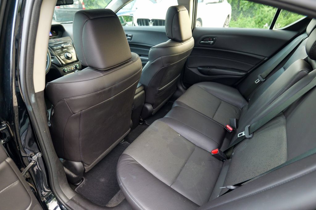 Used 2015 Acura ILX w/ Premium Package FWD image 25