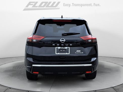 Used 2025 Nissan Rogue Platinum FWD image 8