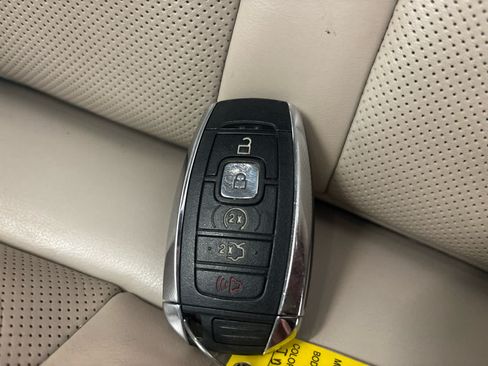 Used 2018 Lincoln MKX Select w/ Select Plus Package AWD/4WD image 40